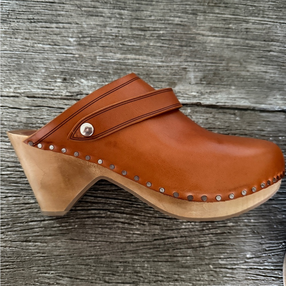 Isabel Marant Natural Leather Clogs